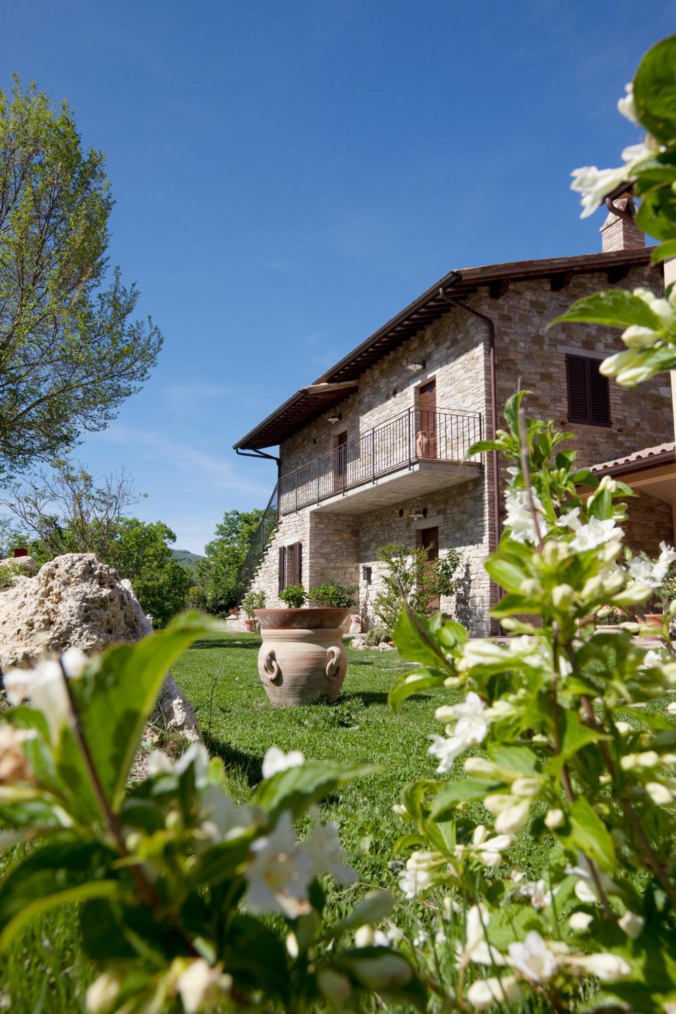 Villa Relais Parco Del Subasio Piano Delle Pieve Exterior foto
